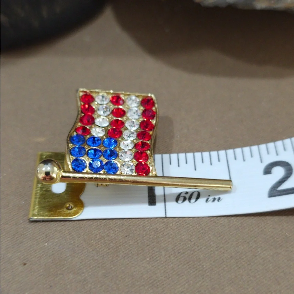 Vintage USA pin brooch